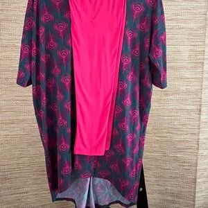 🖤 LuLaRoe Outfit – Coordinating Top and Leggings Pair 🖤
